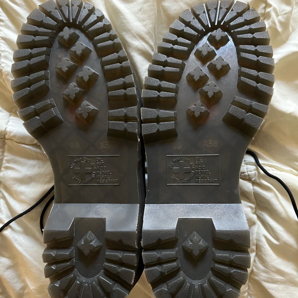 Sanrio Hello Kitty & Friends x Dr Martens 1461 platform shoes Size 8 US/6 UK - Picture 2 of 3